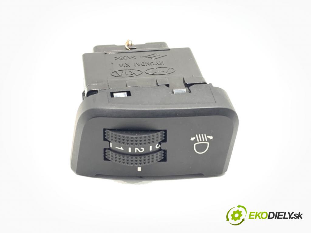 KIA CEED liftback 2015 99 kW 1.6 GDI 1591 Prepínač nastavenia svetiel  (Prepínacie páčky pod volantom)