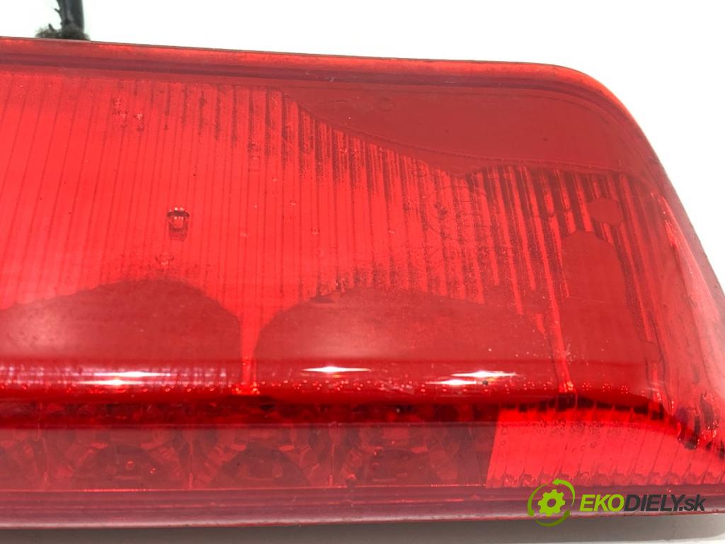 KIA CEED liftback 2015 99 kW 1.6 GDI 1591 Svetlo brzdových svetiel 92700-A20