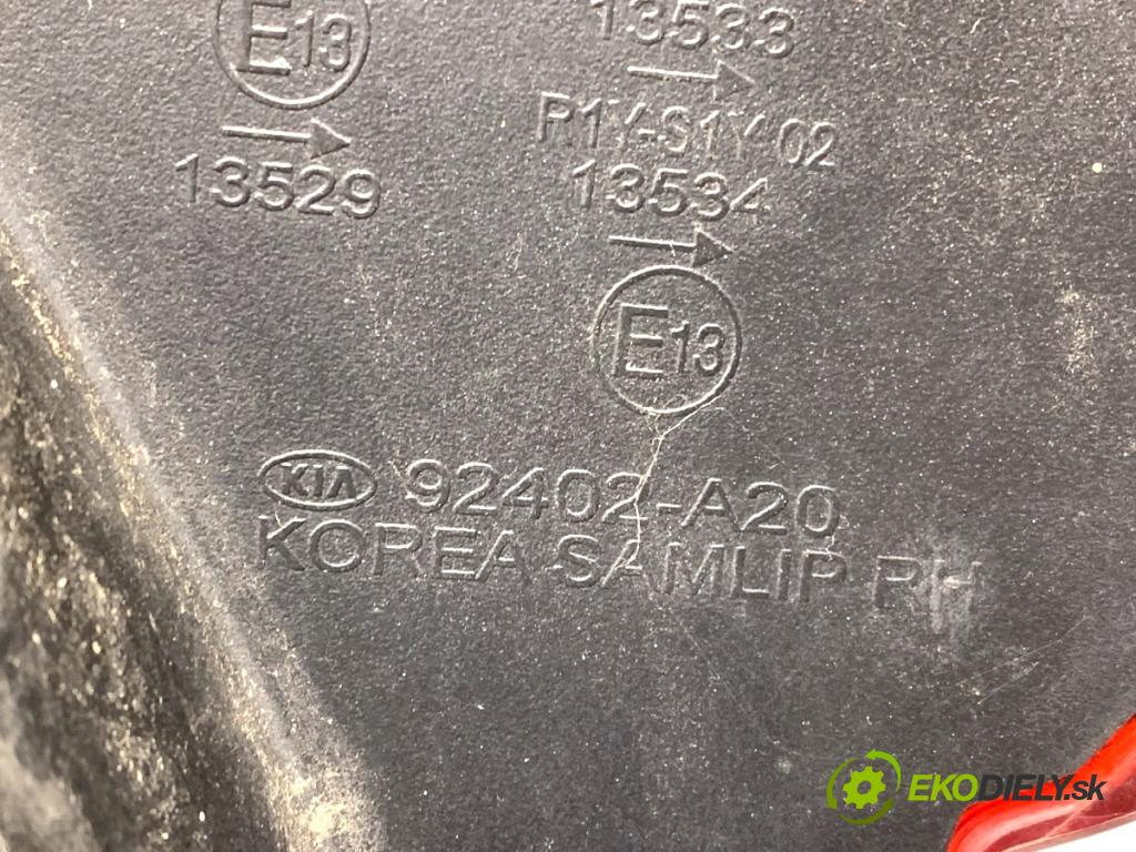 KIA CEED liftback 2015 99 kW 1.6 GDI 1591 Svetlo pravy zad 92402-A20