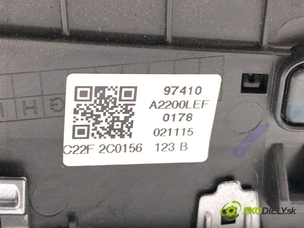 KIA CEED liftback 2015 99 kW 1.6 GDI 1591 Mriežky kúrenia predný 84832-A2000