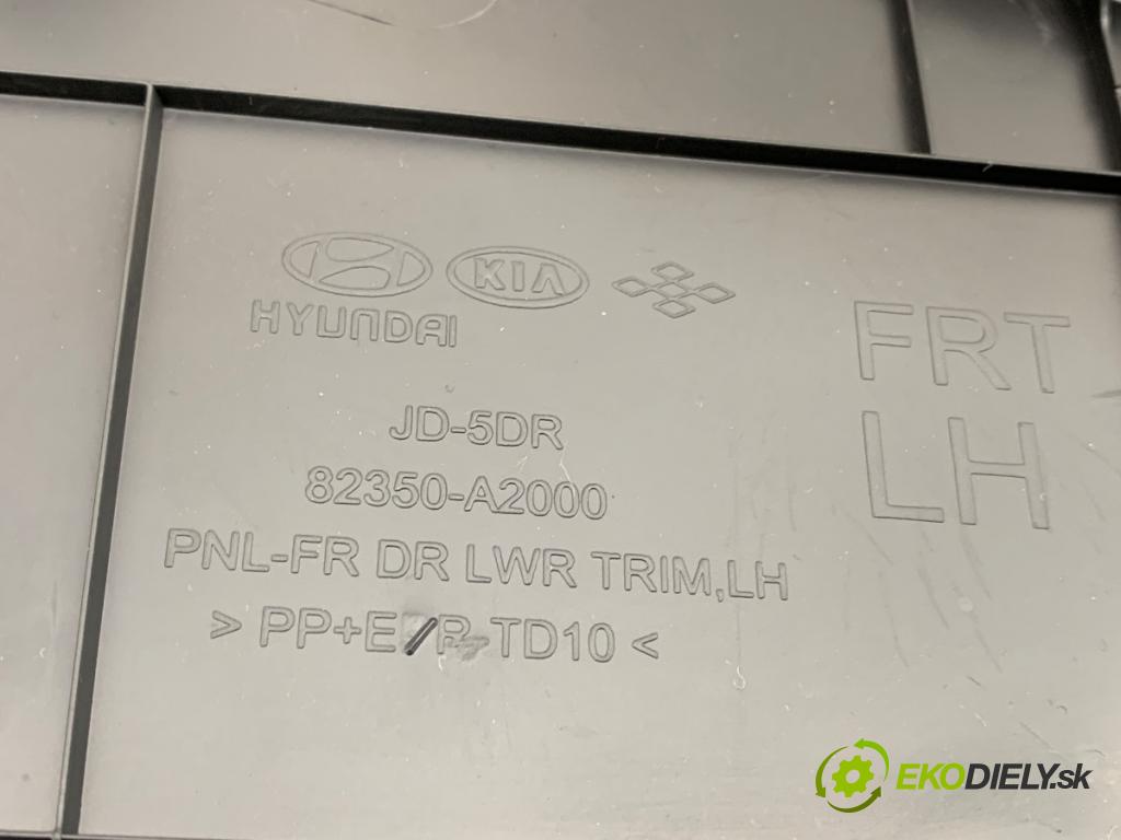 KIA CEED liftback 2015 99 kW 1.6 GDI 1591 čalúnenie Dvere ľavy predný