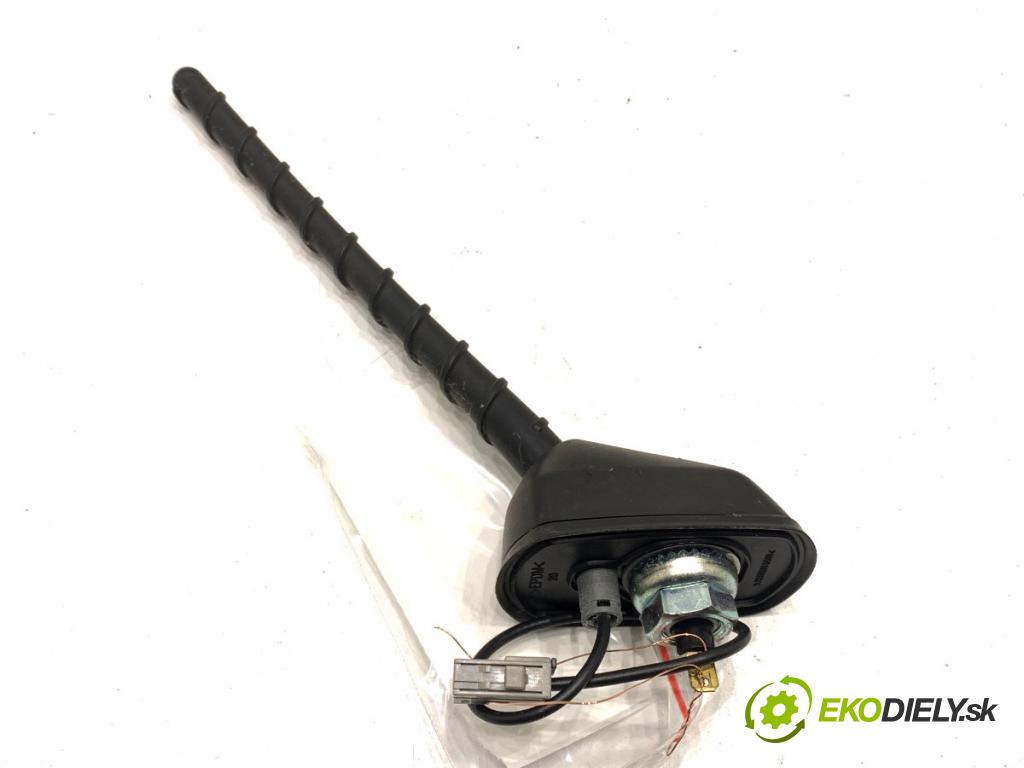 KIA CEED liftback 2015 99 kW 1.6 GDI 1591 ANTENA 
