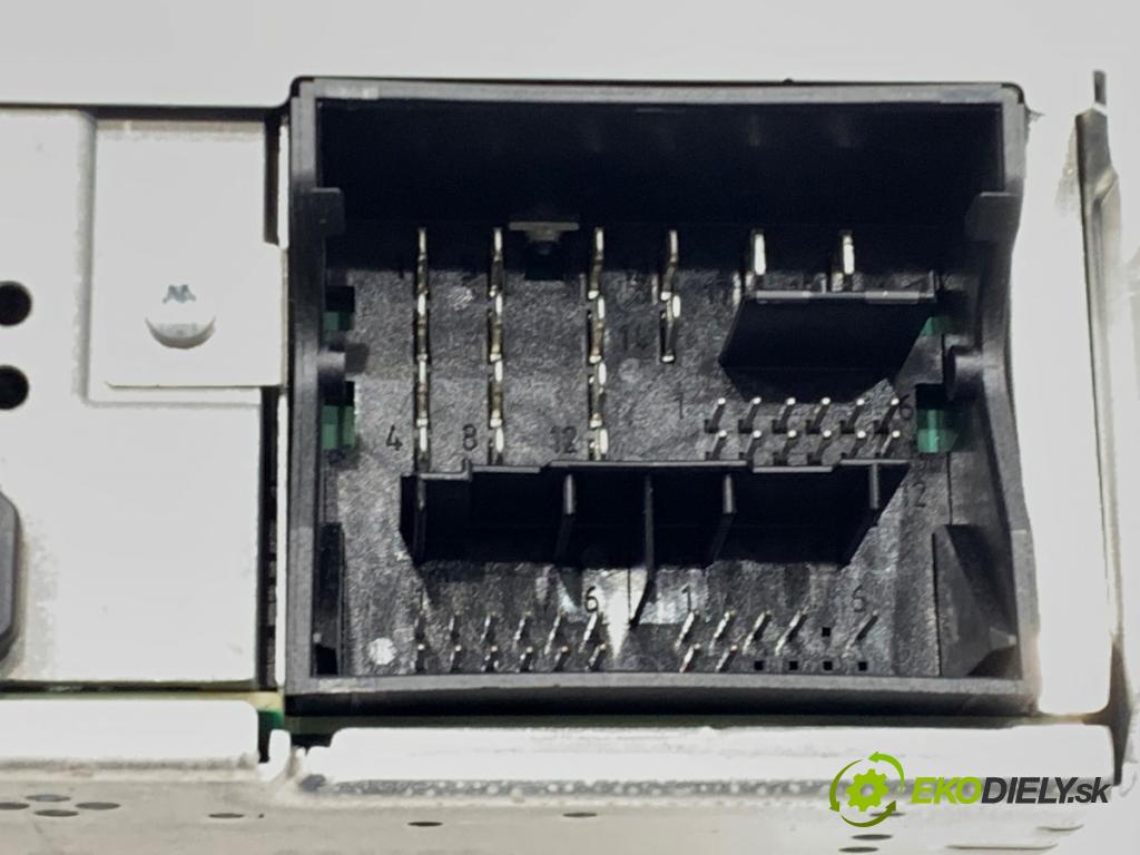 AUDI A4 B9 Kombi 2017 140 kW 2.0 TDI quattro 1968 měnič CD 8W0035193G (CD měnič)