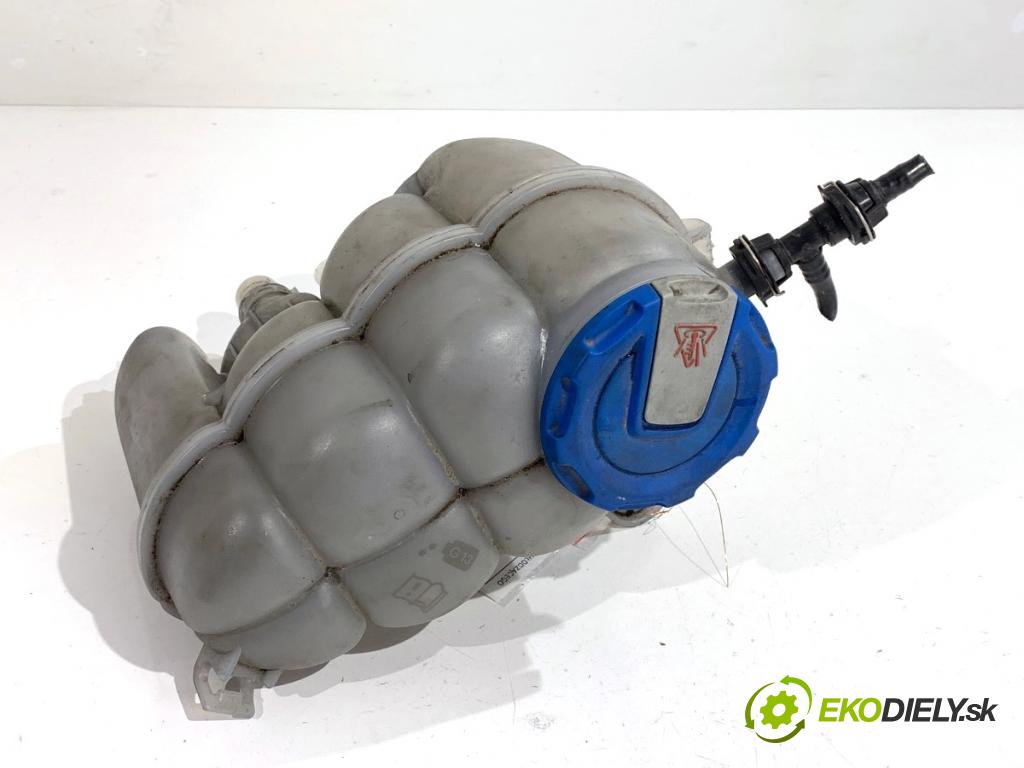 AUDI A4 B9 Kombi 2017 140 kW 2.0 TDI quattro 1968 nádržka vyrovnávací kapaliny chadicího 8W0121405E