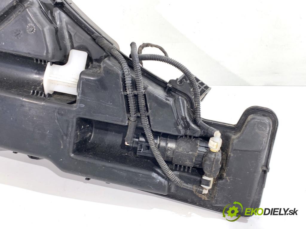 AUDI A4 B9 Kombi 2017 140 kW 2.0 TDI quattro 1968 nádržka ostřikovačů 8W0955451L