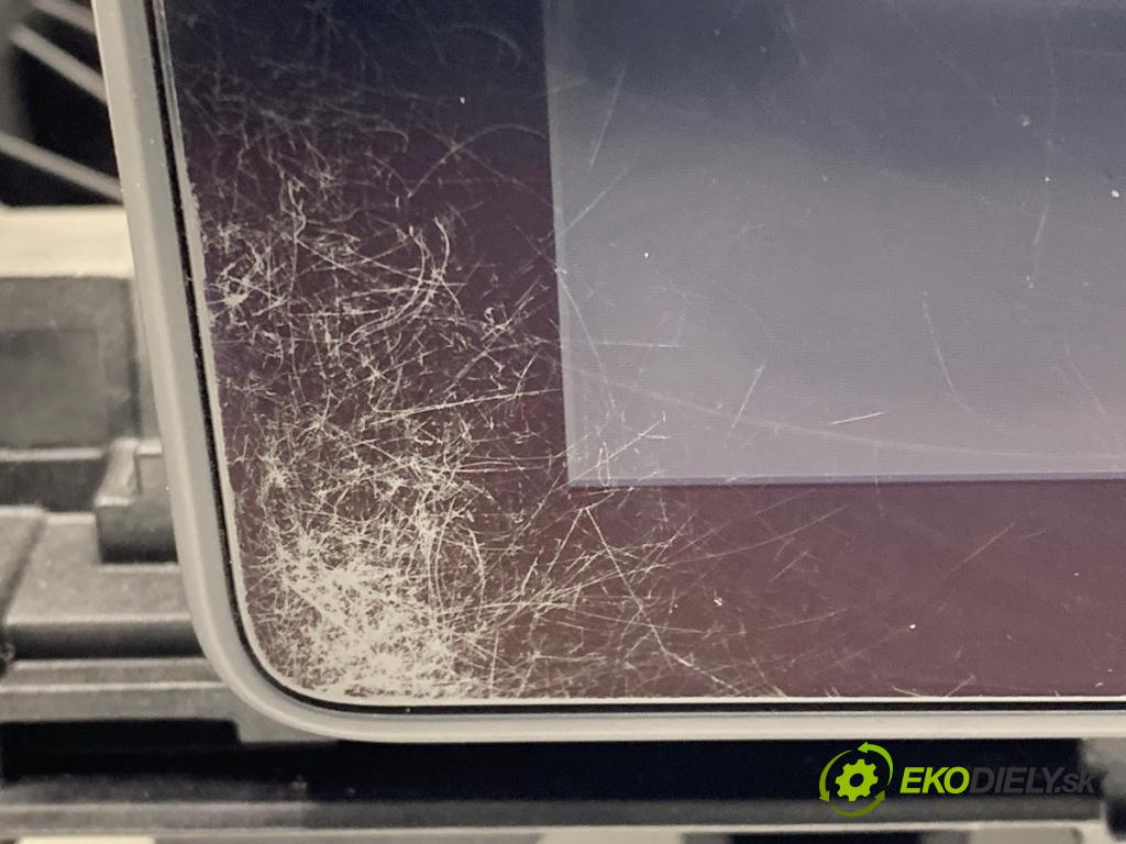 AUDI A4 B9 Kombi 2017 140 kW 2.0 TDI quattro 1968 Dislpej 8W0919604 (Prístrojová doska)