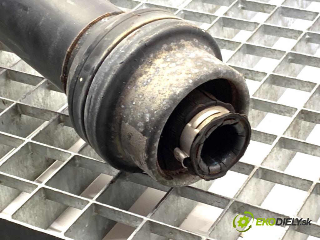 AUDI A4 B9 Kombi 2017 140 kW 2.0 TDI quattro 1968 Kardaň, hriadeľ hnací zad 8W0521101 (Kardaňový hriadeľ)