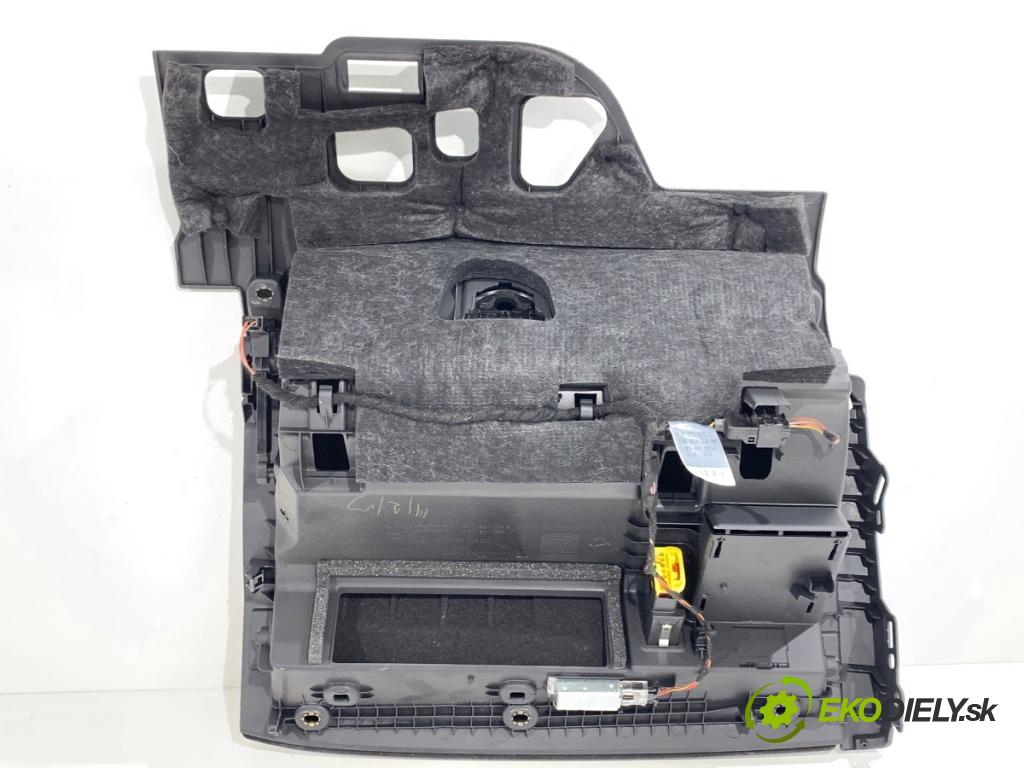 AUDI A4 B9 Kombi 2017 140 kW 2.0 TDI quattro 1968 Priehradka, kastlík spolujazdca 8W1857035B (Priehradka (kastlík))