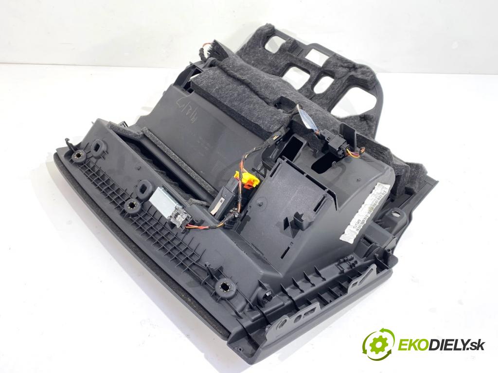 AUDI A4 B9 Kombi 2017 140 kW 2.0 TDI quattro 1968 Priehradka, kastlík spolujazdca 8W1857035B (Priehradka (kastlík))