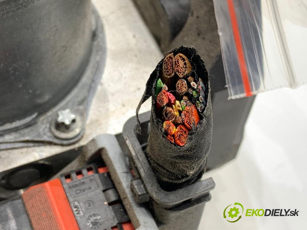 AUDI A4 B9 Kombi 2017 140 kW 2.0 TDI quattro 1968 Pumpa ABS 8W0907379G (Pumpa ABS)