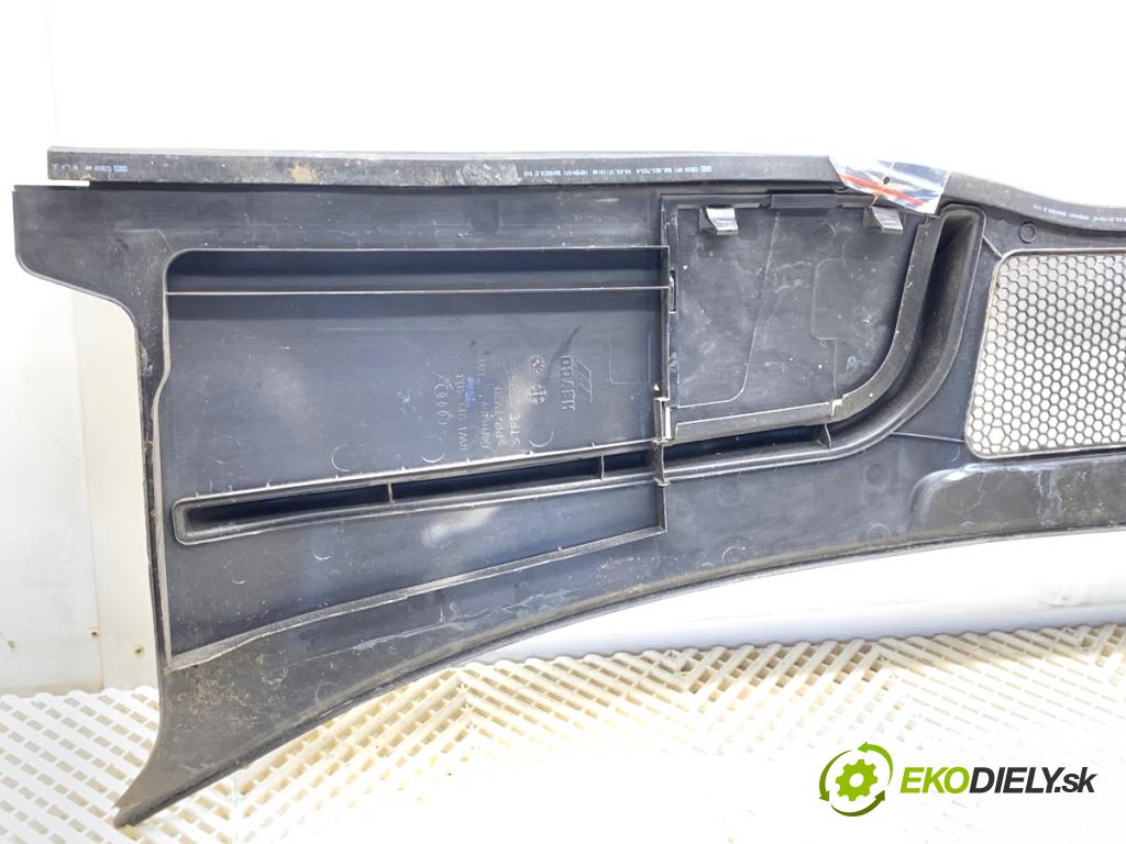 AUDI A4 B9 Kombi 2017 140 kW 2.0 TDI quattro 1968 torpédo plast pod čelní okno 8W1819403 (Plast pod čelním sklem)