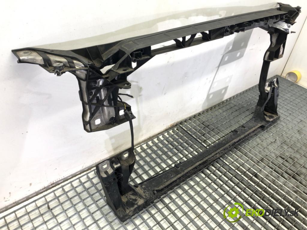 AUDI A4 B9 Kombi 2017 140 kW 2.0 TDI quattro 1968 držák přední část  (Přední výztuha)