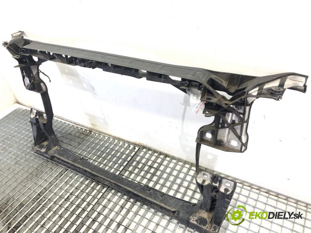 AUDI A4 B9 Kombi 2017 140 kW 2.0 TDI quattro 1968 držák přední část  (Přední výztuha)