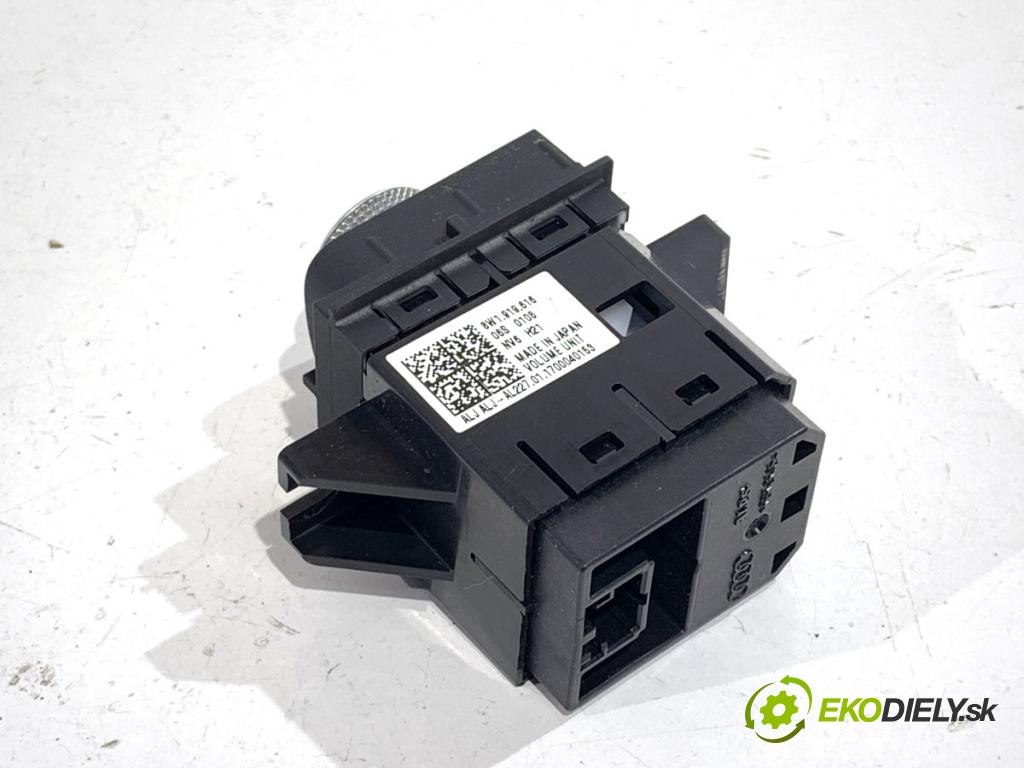 AUDI A4 B9 Kombi 2017 140 kW 2.0 TDI quattro 1968 Panel ovládania radia 8W1919616 (Prepínacie páčky pod volantom)