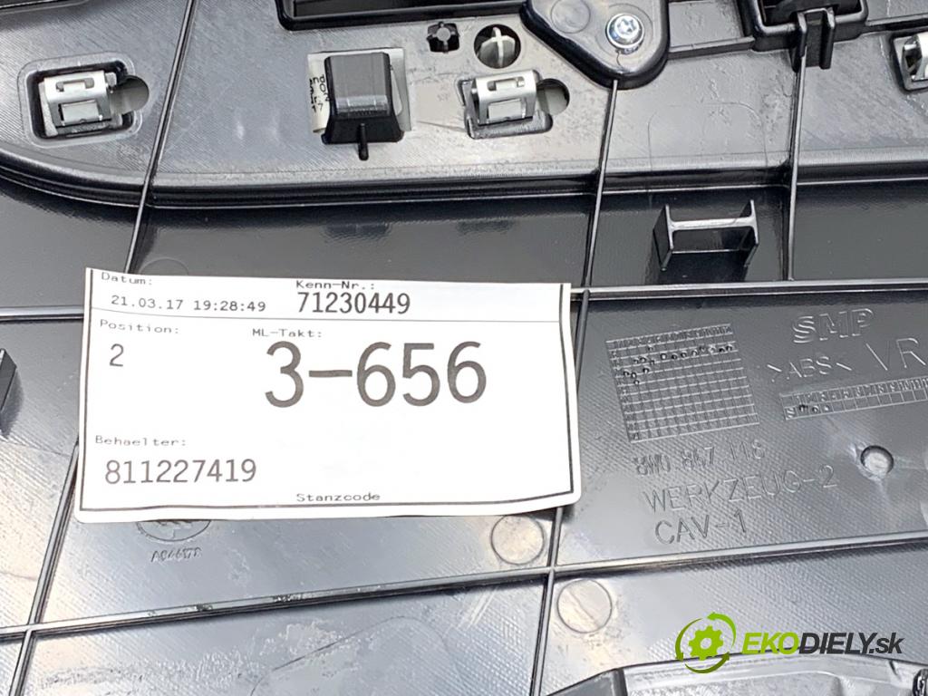 AUDI A4 B9 Kombi 2017 140 kW 2.0 TDI quattro 1968 čalúnenie Dvere pravy predný