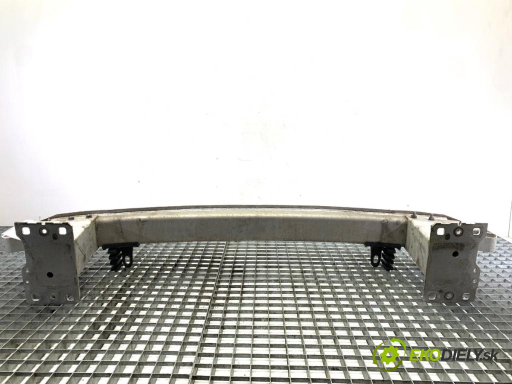 AUDI A4 B9 Kombi 2017 140 kW 2.0 TDI quattro 1968 výztuha nárazníka přední část 8W0807113 (Přední výztuha)