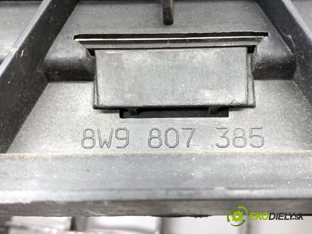 AUDI A4 B9 Kombi 2017 140 kW 2.0 TDI quattro 1968 Úchyt nárazníka zad stredový 8W9807385