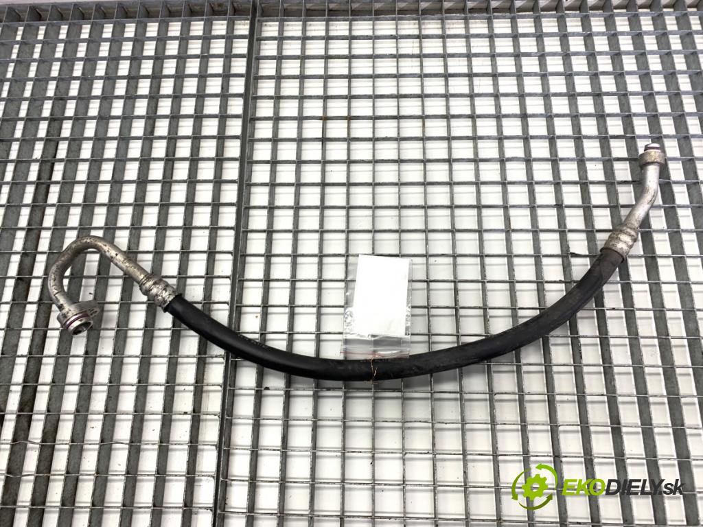 AUDI A4 B9 Kombi 2017 140 kW 2.0 TDI quattro 1968 rúrka klimatizace 8W0816743B (Trubka klimatizace)