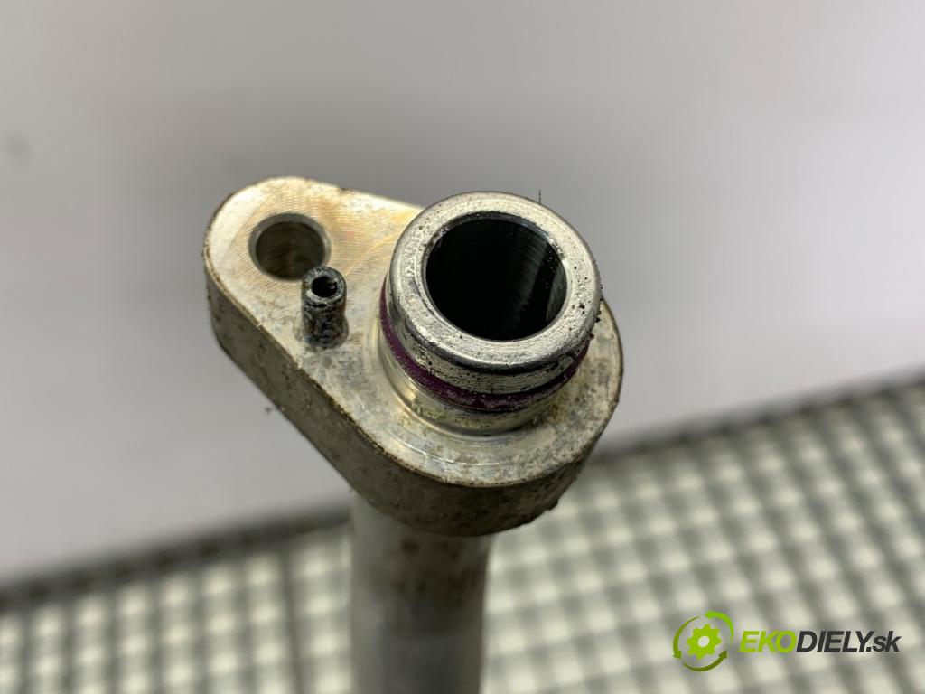 AUDI A4 B9 Kombi 2017 140 kW 2.0 TDI quattro 1968 rúrka klimatizace 8W0816743B (Trubka klimatizace)