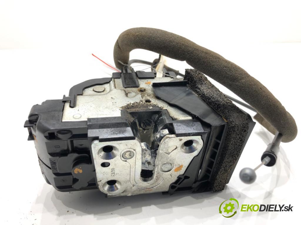 NISSAN QASHQAI J10 SUV 2012 96 kW 1.6 dCi 1598 zámok Dvere pravy predný 