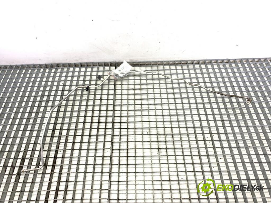 NISSAN QASHQAI J10 SUV 2012 96 kW 1.6 dCi 1598 rúrka klimatizace  (Trubka klimatizace)