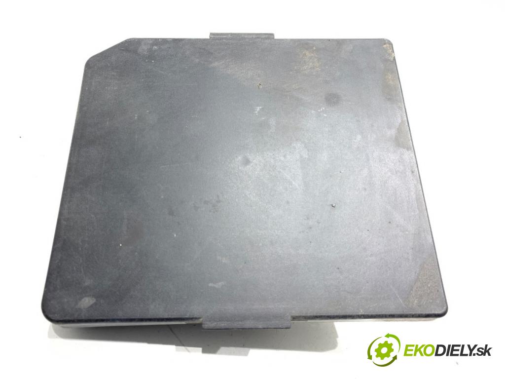 NISSAN QASHQAI J10 SUV 2012 96 kW 1.6 dCi 1598 modul BSI 284B7BB00C (Pojistková skříňka)