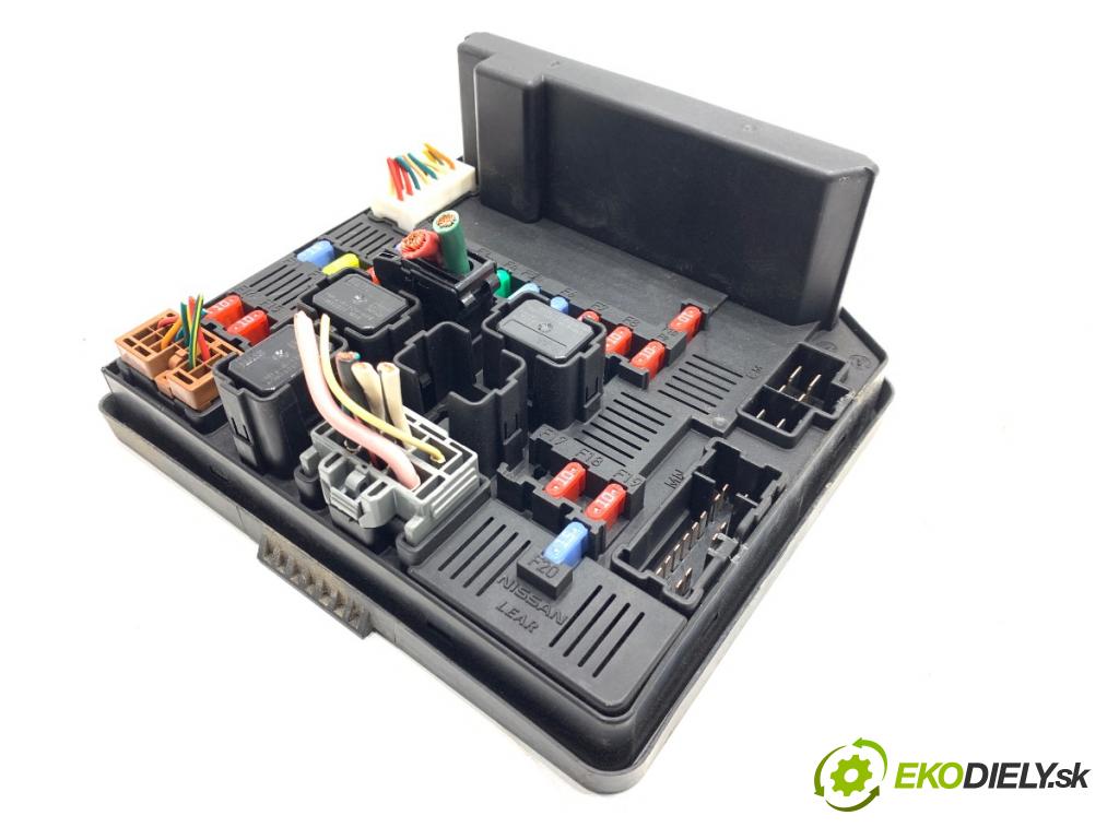 NISSAN QASHQAI J10 SUV 2012 96 kW 1.6 dCi 1598 modul BSI 284B7BB00C (Pojistková skříňka)