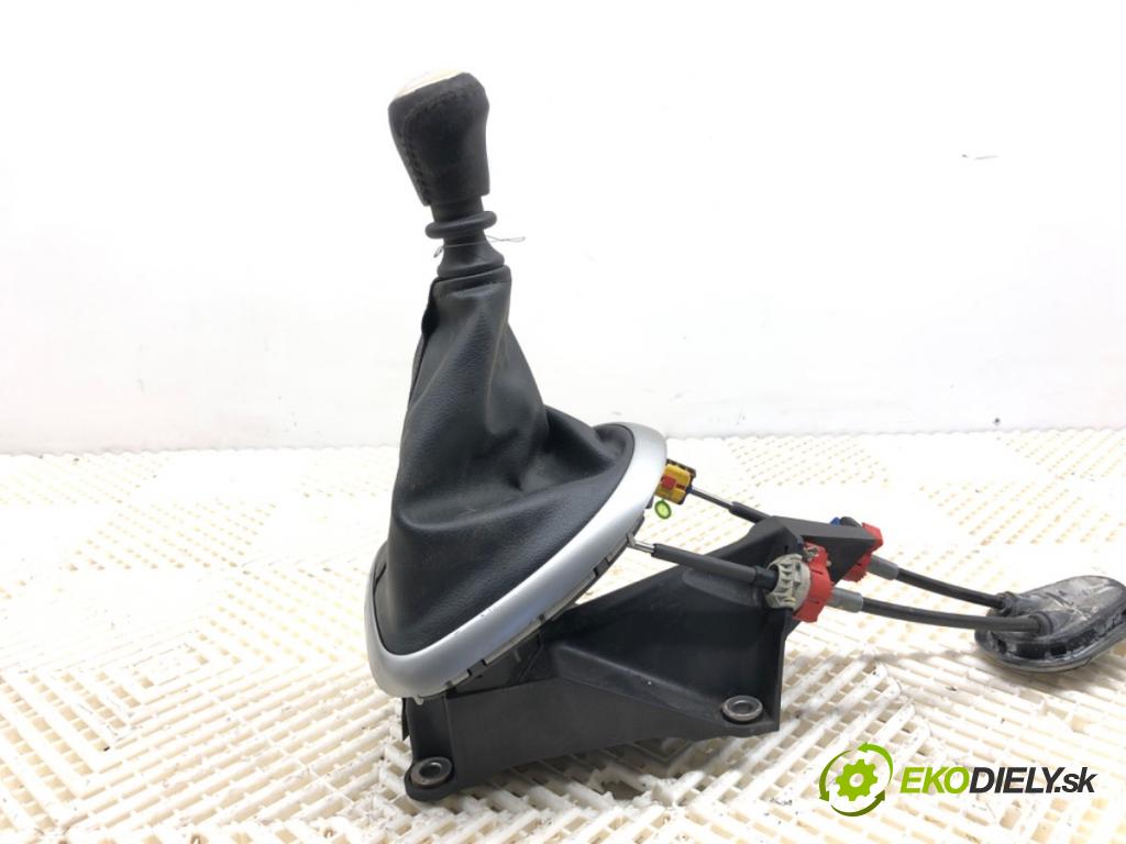 NISSAN QASHQAI J10 SUV 2012 96 kW 1.6 dCi 1598 Kulisa  (Rýchlostná páka (kulisa))