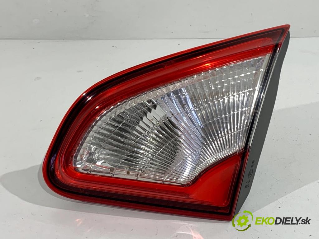 NISSAN QASHQAI J10 SUV 2012 96 kW 1.6 dCi 1598 Svetlo zad pravá vnútorná 89503209 (Kľučka dverí ostatné)