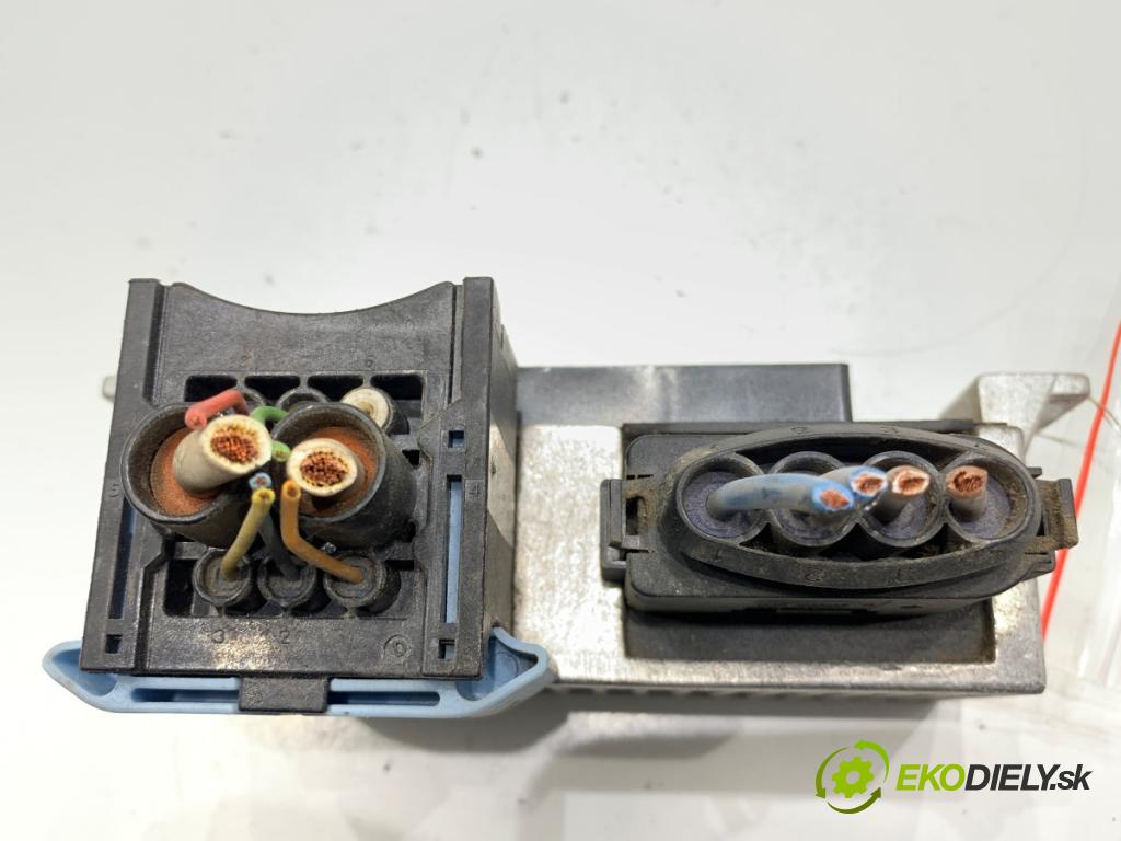 NISSAN QASHQAI J10 SUV 2012 96 kW 1.6 dCi 1598 relé sviečok žhavenia 8200558438A (Relé)