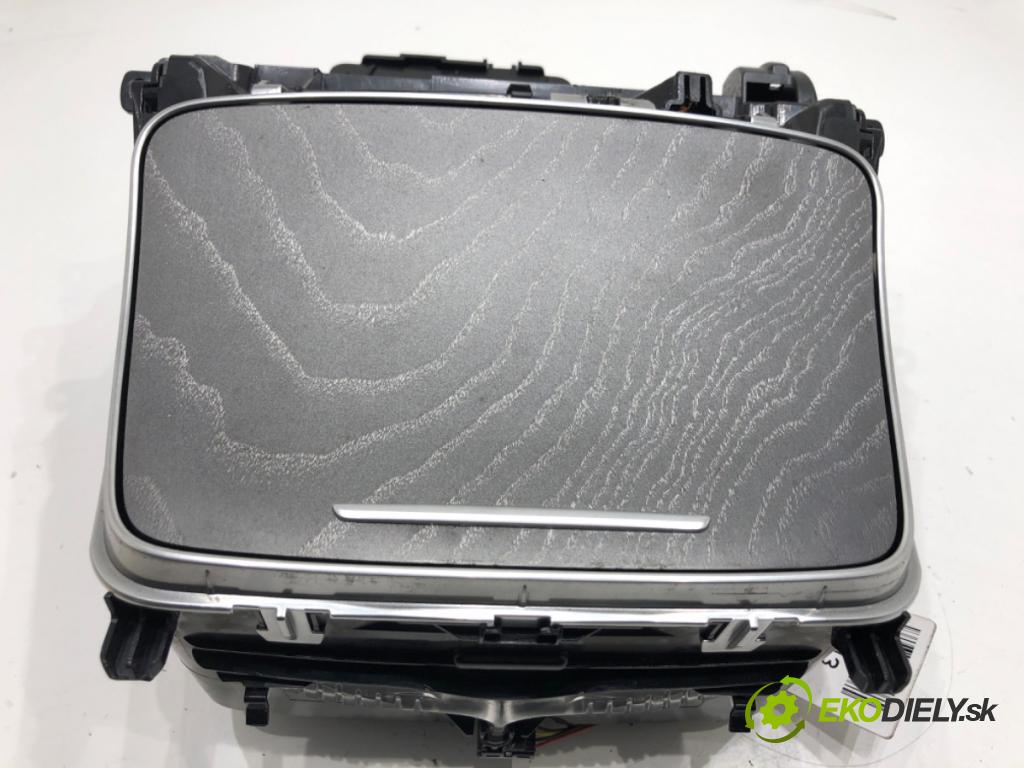 MERCEDES-BENZ CLS coupe 2018 320 kW AMG CLS 53 EQ Boost 4-matic+ (257.361) 2999 Držiak na nápoje A2136802607 (Držiak (úchyt) na nápoje)