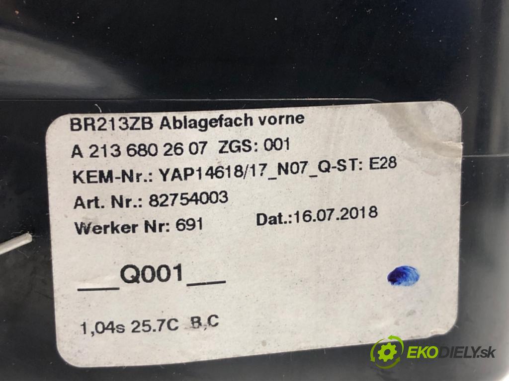 MERCEDES-BENZ CLS coupe 2018 320 kW AMG CLS 53 EQ Boost 4-matic+ (257.361) 2999 Držiak na nápoje A2136802607 (Držiak (úchyt) na nápoje)