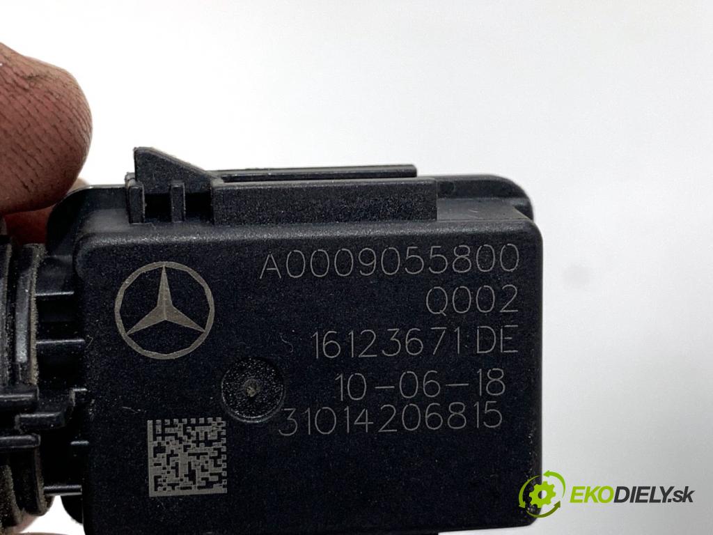 MERCEDES-BENZ CLS coupe 2018 320 kW AMG CLS 53 EQ Boost 4-matic+ (257.361) 2999 Snímač kvality vzduchu A0009055800