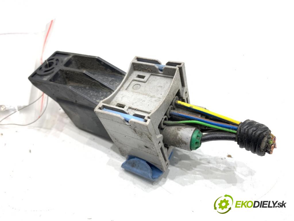 FORD TRANSIT CONNECT nadwozie wielkoprzestrzenne (MPV) 2016 88 kW 1.5 TDCi 1499 relé sviečok žhavenia 9803299780 (Relé)