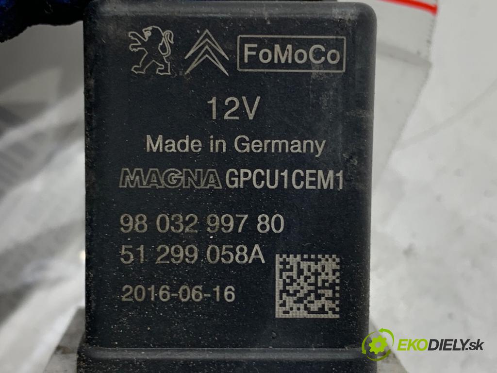 FORD TRANSIT CONNECT nadwozie wielkoprzestrzenne (MPV) 2016 88 kW 1.5 TDCi 1499 relé sviečok žhavenia 9803299780 (Relé)