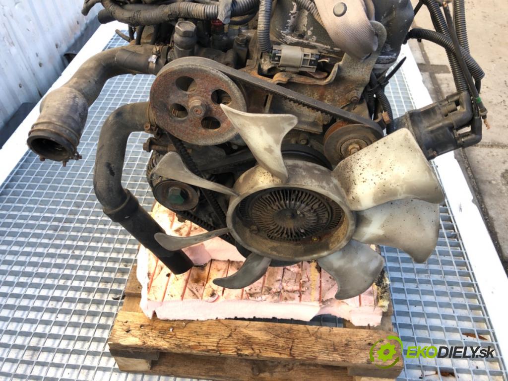 NISSAN TERRANO II samochód terenowy zamknięty 1994 91 kW 2.4 i 12V 4WD 2389 Motor KA24E (Motor)