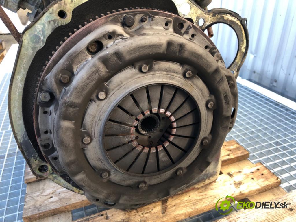 NISSAN TERRANO II samochód terenowy zamknięty 1994 91 kW 2.4 i 12V 4WD 2389 Motor KA24E (Motor)