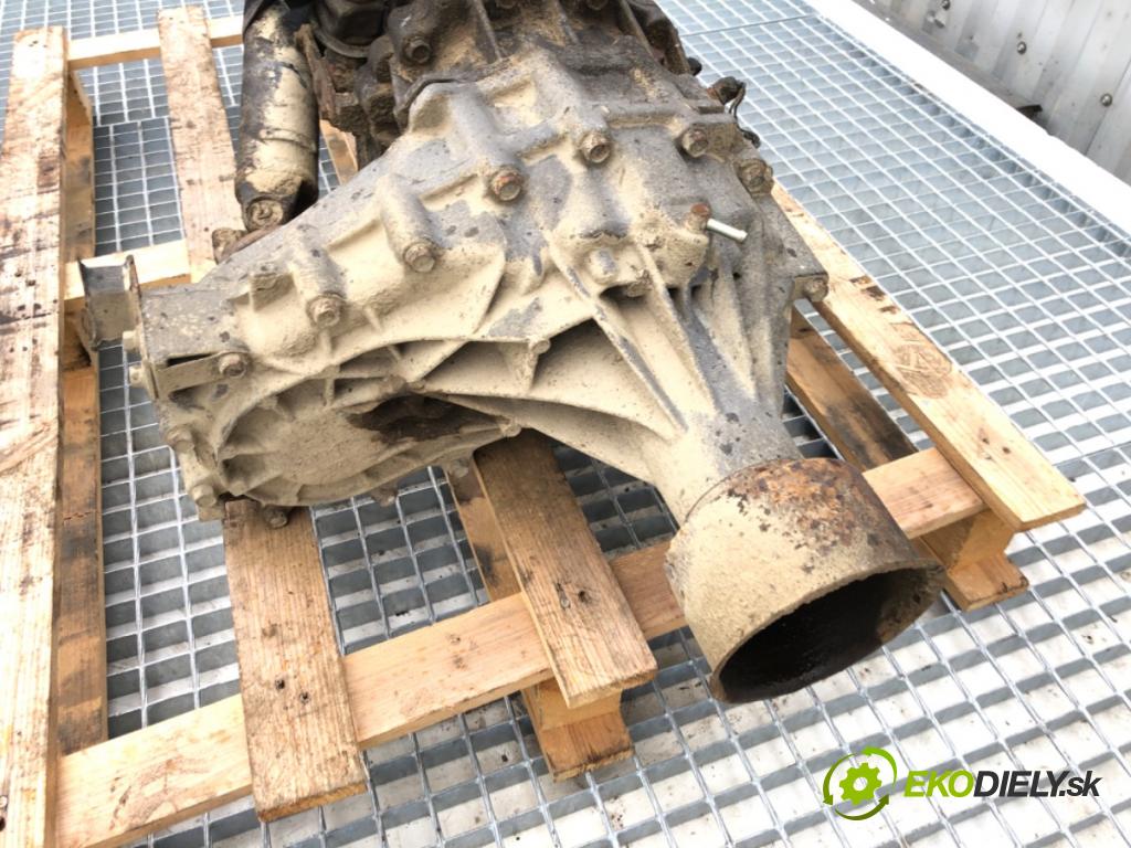 NISSAN TERRANO II samochód terenowy zamknięty 1994 91 kW 2.4 i 12V 4WD 2389 převodovka 32101-35G40 (Převodovka)