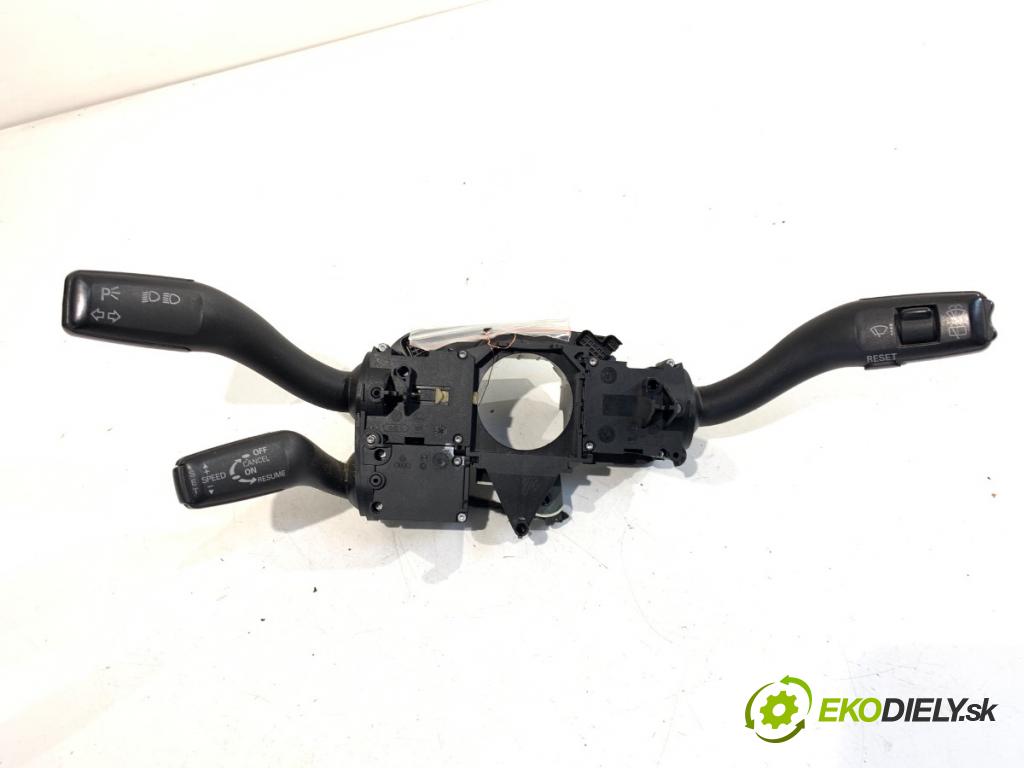 AUDI A4 B7 Kombi 2007 125 kW 2.0 TDI quattro 1968 Prepínač kombinovaný 8E0953549Q (Prepínacie páčky pod volantom)