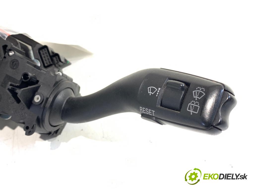 AUDI A4 B7 Kombi 2007 125 kW 2.0 TDI quattro 1968 Prepínač kombinovaný 8E0953549Q (Prepínacie páčky pod volantom)