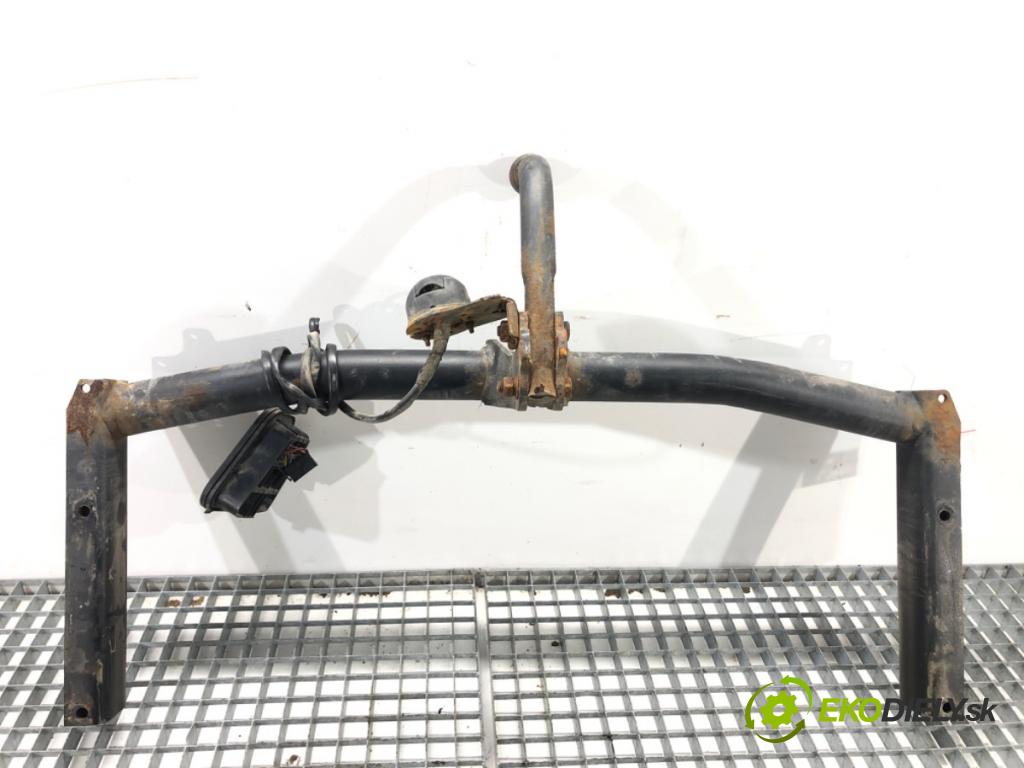 AUDI A4 B7 Kombi 2007 125 kW 2.0 TDI quattro 1968 Hák tažné zařízení  (Tažné zařízení)