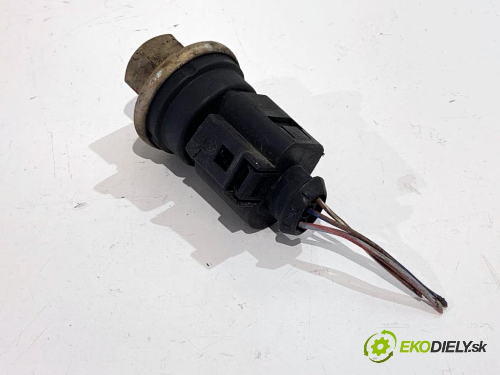 AUDI A4 B7 Kombi 2007 125 kW 2.0 TDI quattro 1968 Snímač klimatizácie 8E0959126 (Snímač klimatizácie)