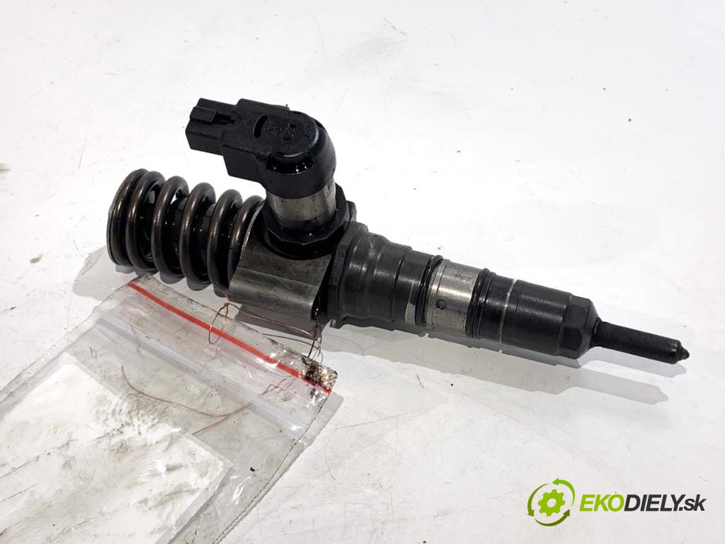 AUDI A4 B7 Kombi 2007 125 kW 2.0 TDI quattro 1968 Vstrekovač 03G130073T (Vstrekovač paliva)