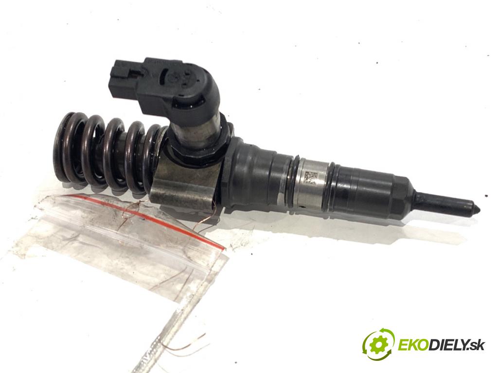 AUDI A4 B7 Kombi 2007 125 kW 2.0 TDI quattro 1968 Vstrekovač 03G130073T (Vstrekovač paliva)