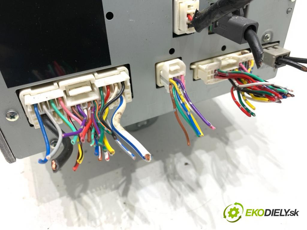 MAZDA 6 GJ sedan 2015 141 kW 2.5 (GJ5FP) 2488 RADIO GJS166DV0B (Audio zariadenie)