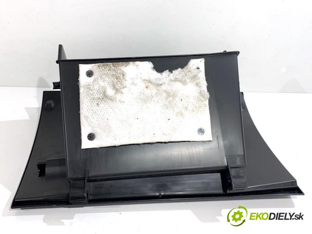 MAZDA 6 GJ sedan 2015 141 kW 2.5 (GJ5FP) 2488 Priehradka, kastlík spolujazdca GJR9-64161 (Priehradka (kastlík))