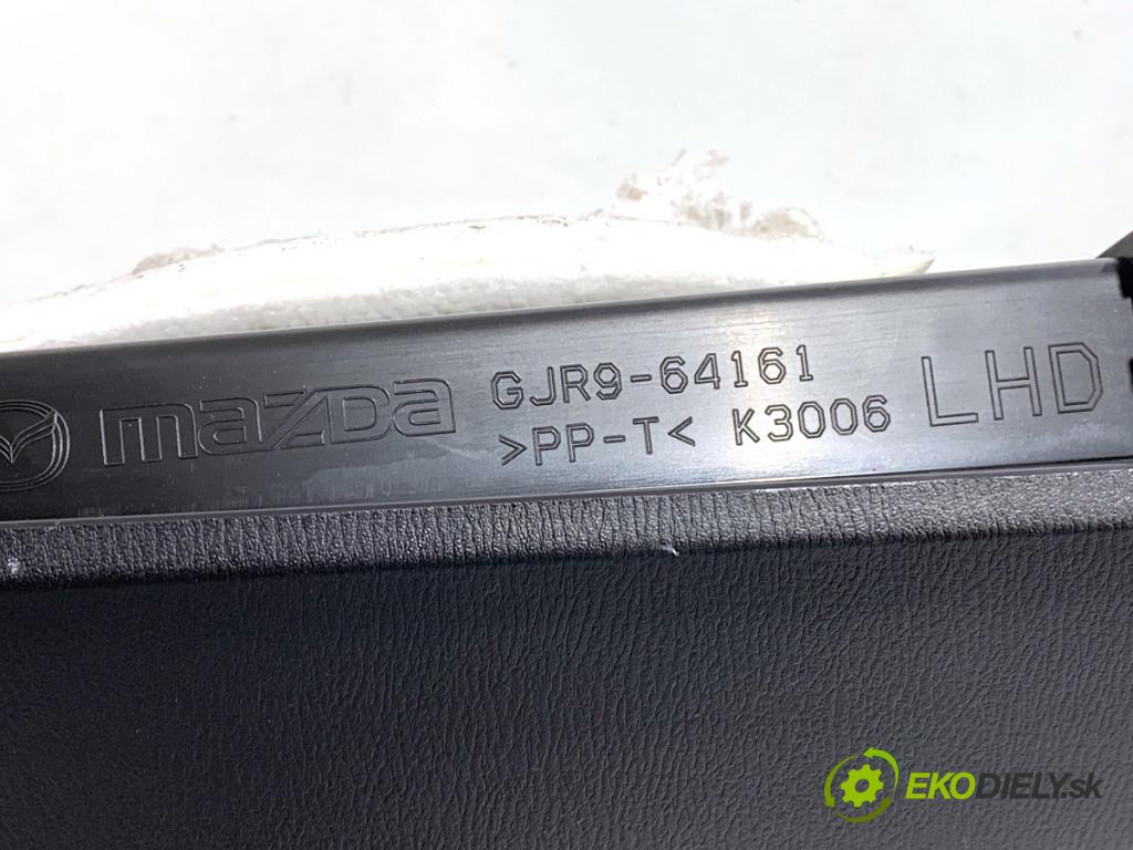 MAZDA 6 GJ sedan 2015 141 kW 2.5 (GJ5FP) 2488 Priehradka, kastlík spolujazdca GJR9-64161 (Priehradka (kastlík))
