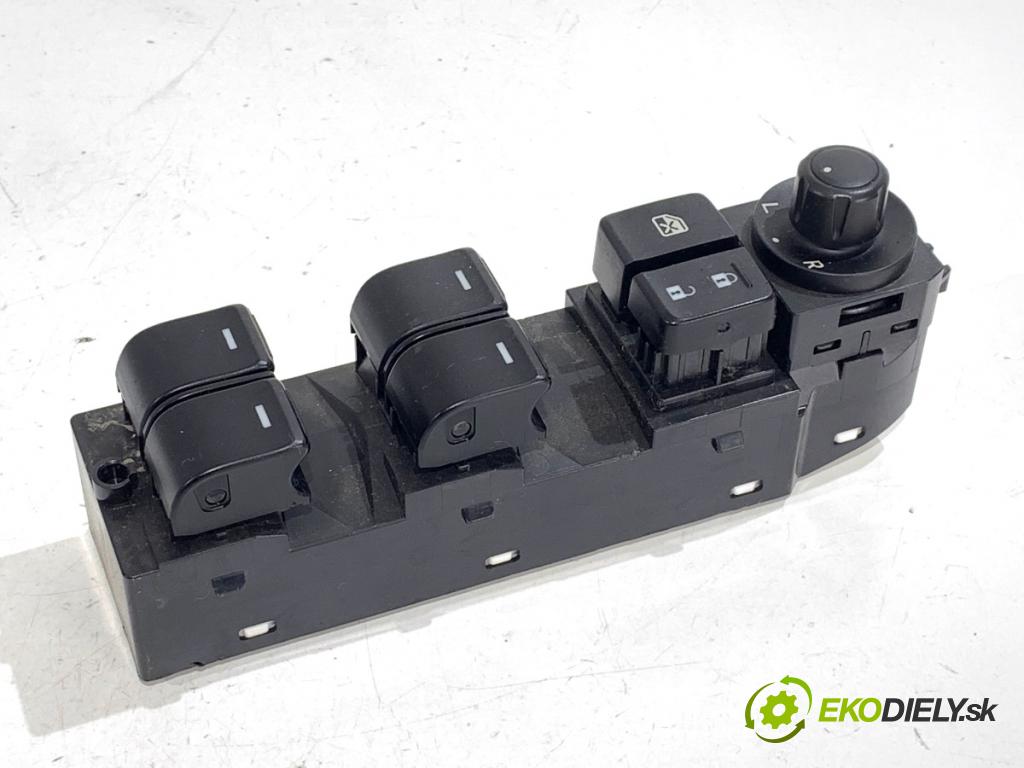 MAZDA 6 GJ sedan 2015 141 kW 2.5 (GJ5FP) 2488 Prepínač okien  (Prepínacie páčky pod volantom)