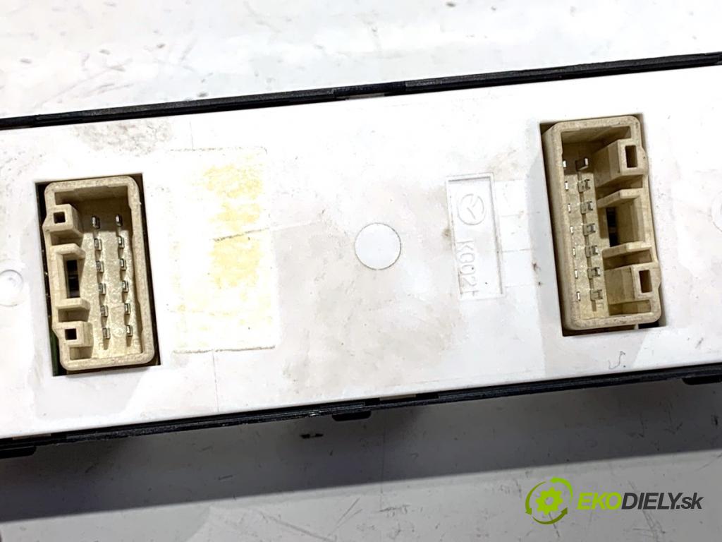 MAZDA 6 GJ sedan 2015 141 kW 2.5 (GJ5FP) 2488 Prepínač okien  (Prepínacie páčky pod volantom)