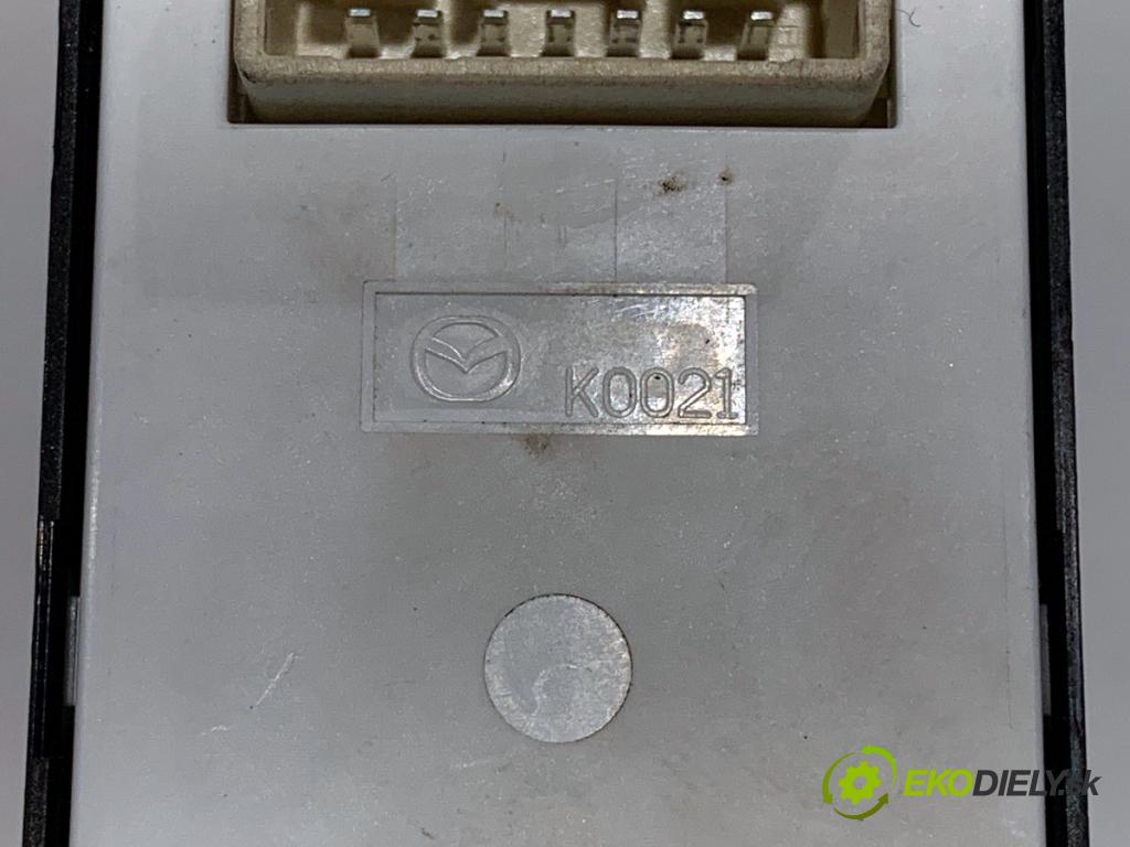 MAZDA 6 GJ sedan 2015 141 kW 2.5 (GJ5FP) 2488 Prepínač okien  (Prepínacie páčky pod volantom)